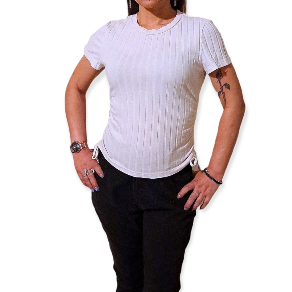 Cinched side top ribbed white, size medium.
